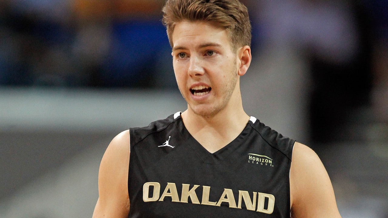 Oakland's Travis Bader breaks 3-point record